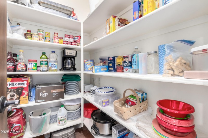 Walk-in Pantry