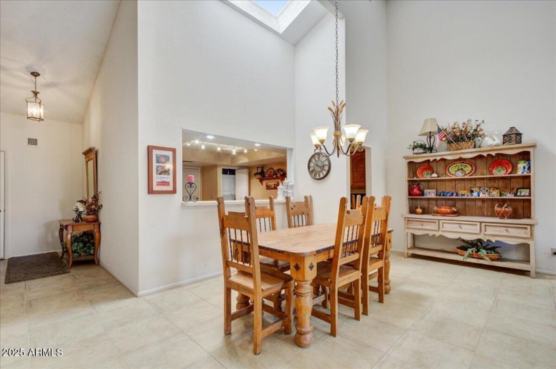 05-Dining Room