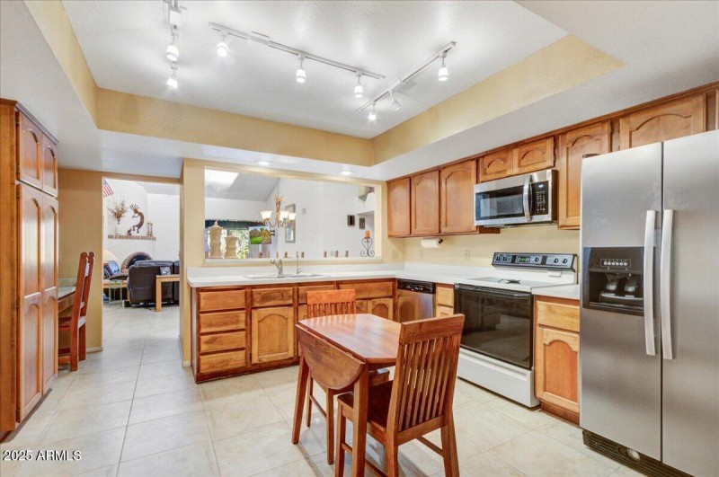 09-Kitchen