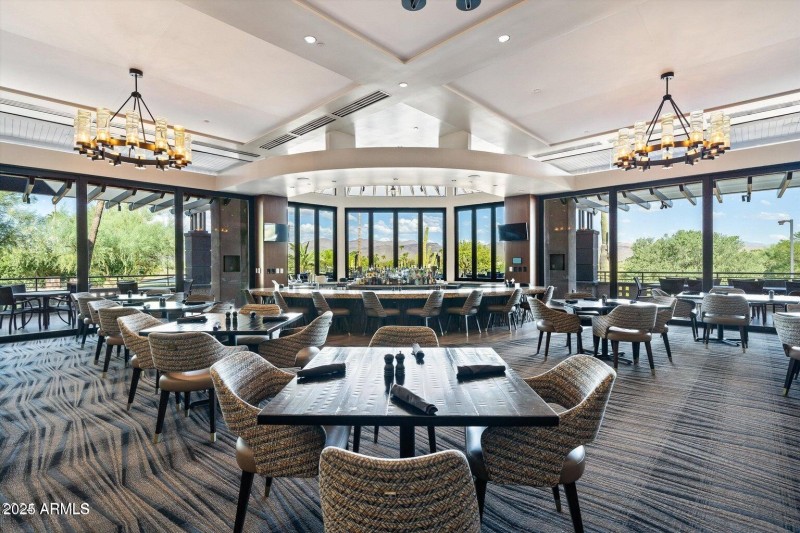 Box Bar Dining 2