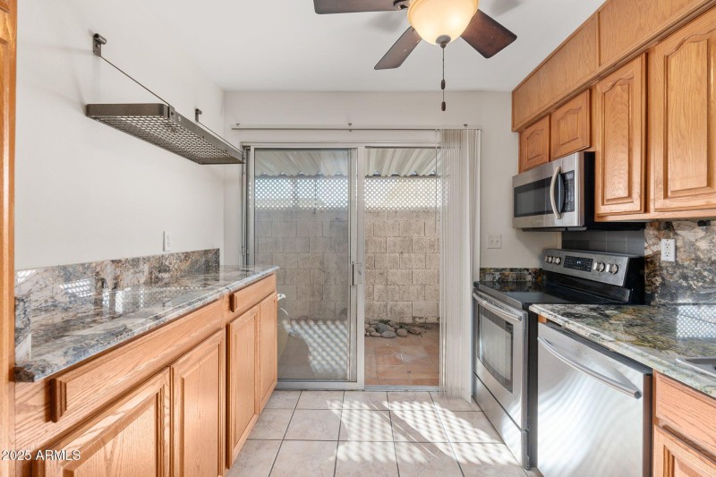 8241 N Central Ave UNIT 11 - 08
