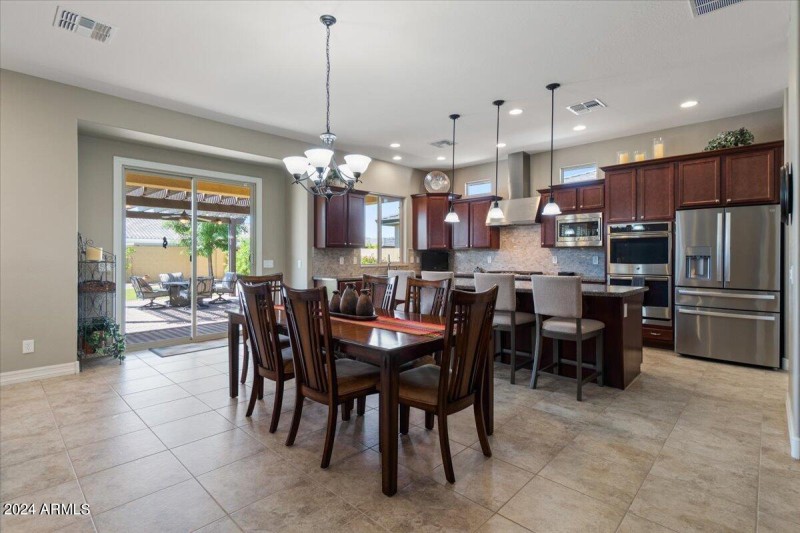 7 Spacious dining and kitchen