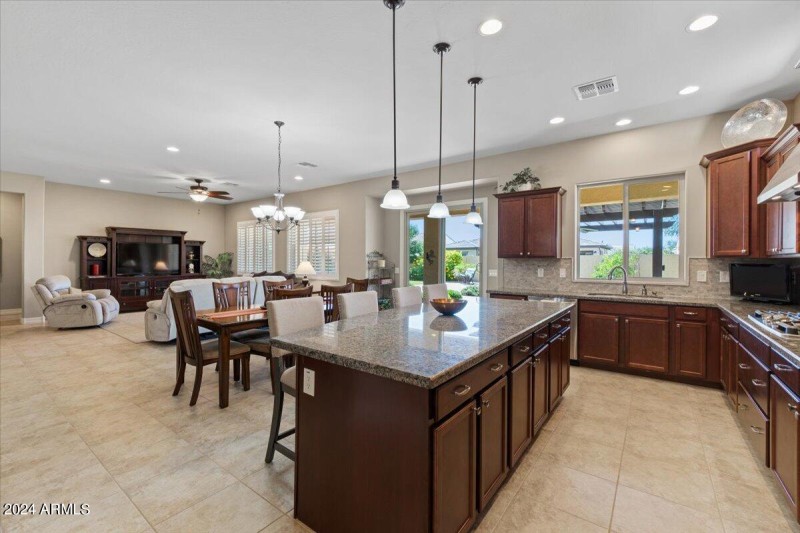 14 Kitchen