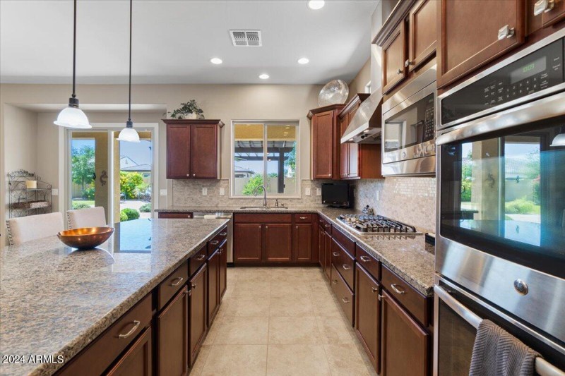 15 Kitchen