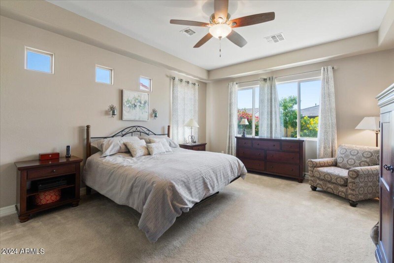 17 Primary bedroom