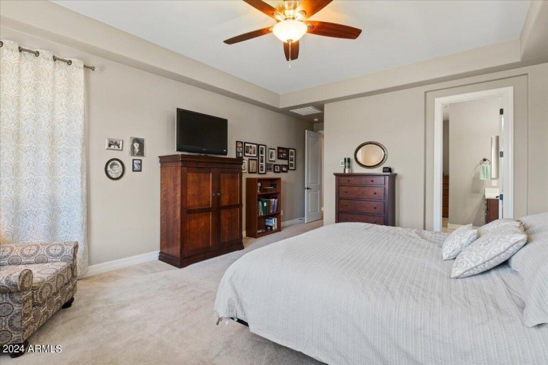 18 Primary bedroom