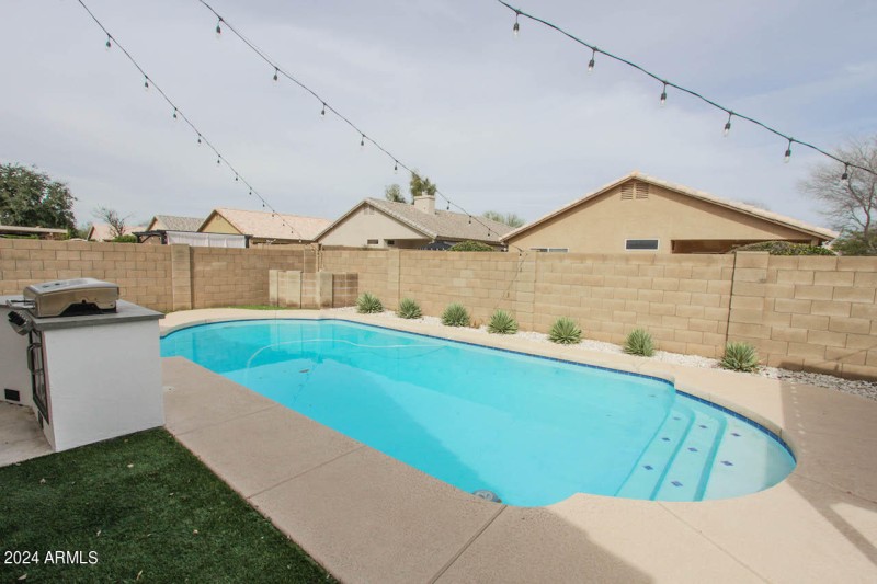 13558 W Saguaro Ln-7