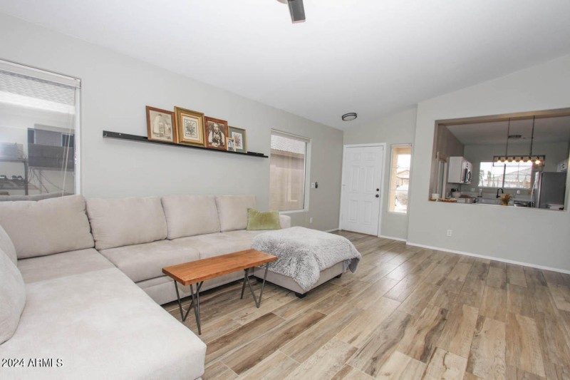 13558 W Saguaro Ln-19