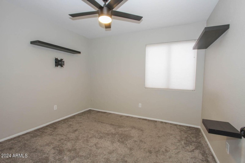 13558 W Saguaro Ln-32