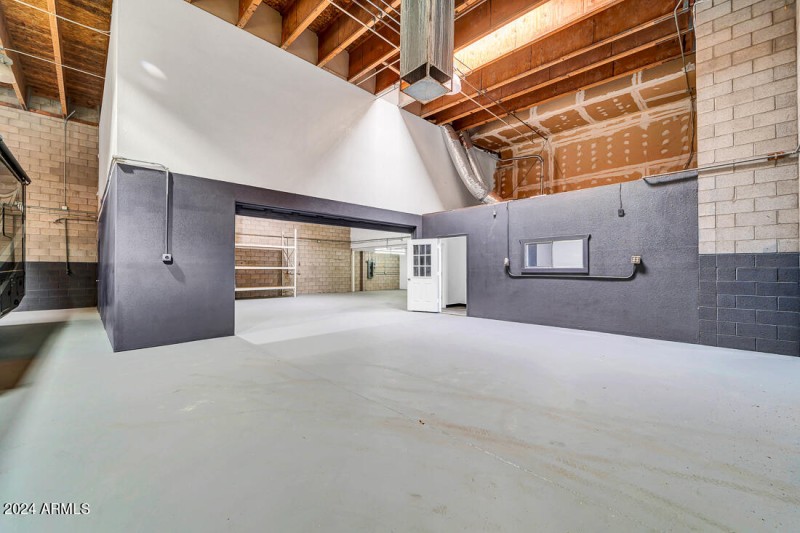 7809 N 68th Ave-26