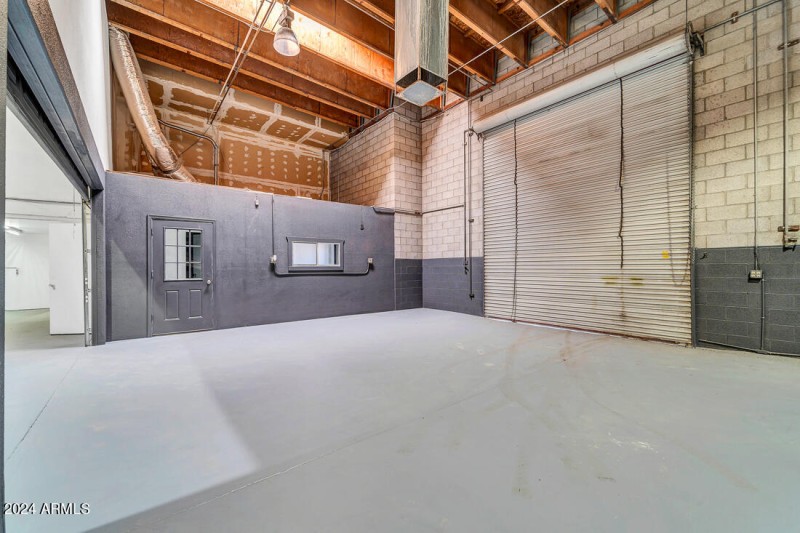 7809 N 68th Ave-24