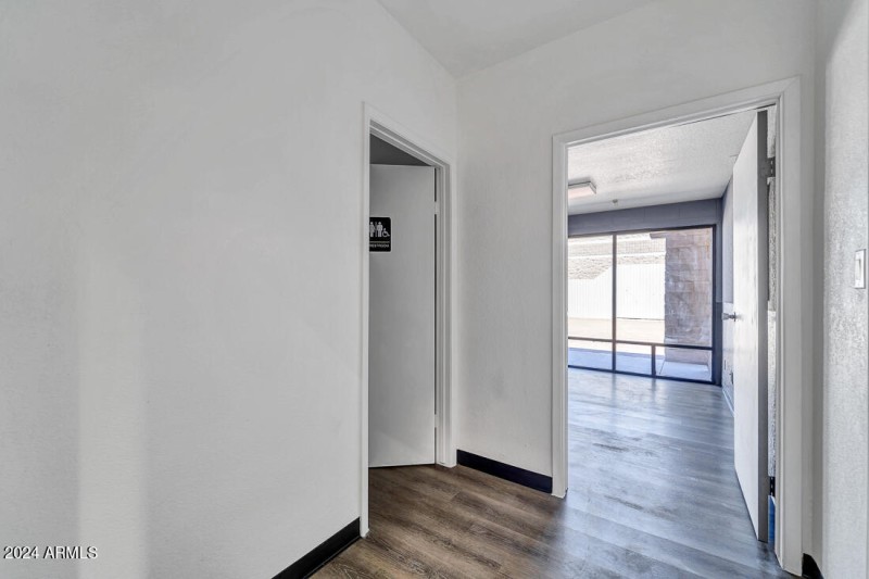 7809 N 68th Ave-18