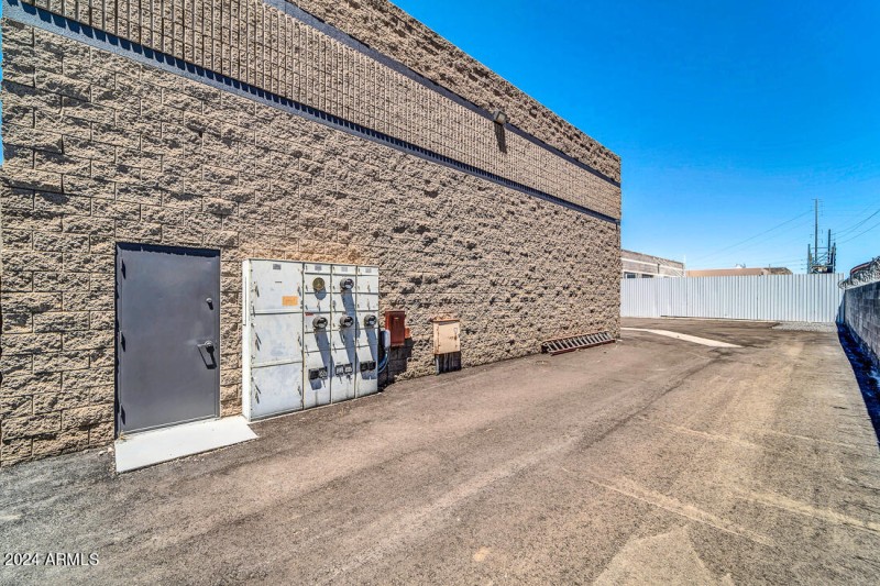 7809 N 68th Ave-30