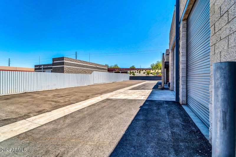 7809 N 68th Ave-31