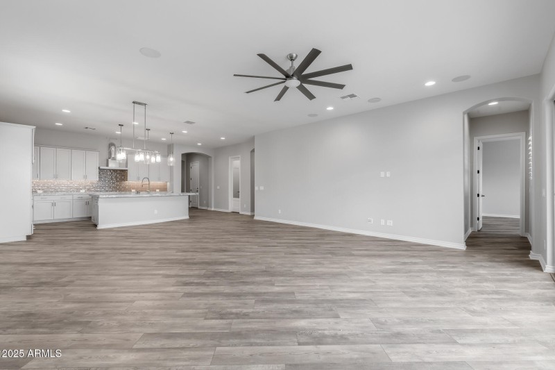 5)GREAT ROOM