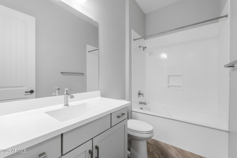 21)BATH 2