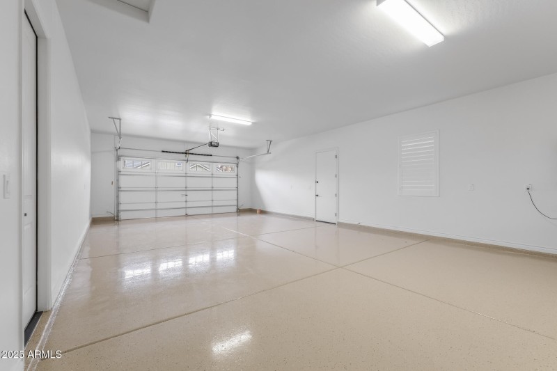 29)GARAGE