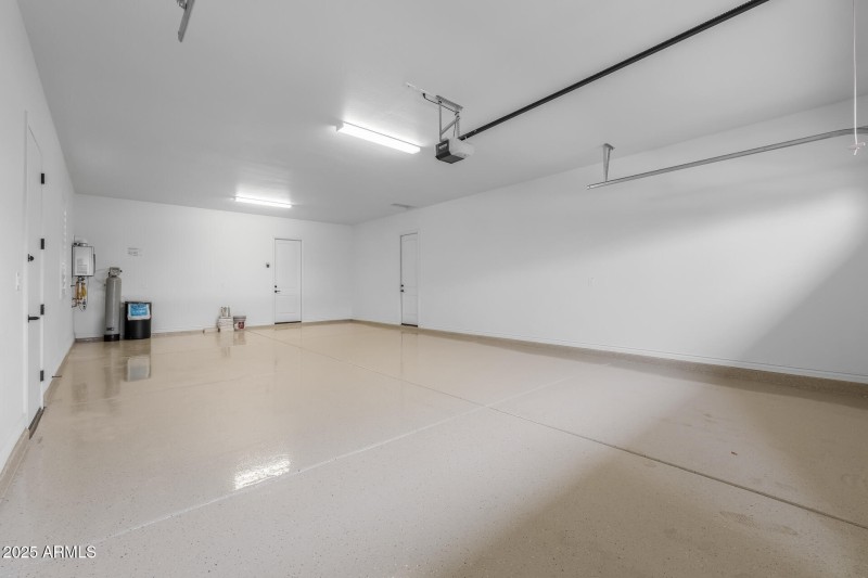 30)GARAGE