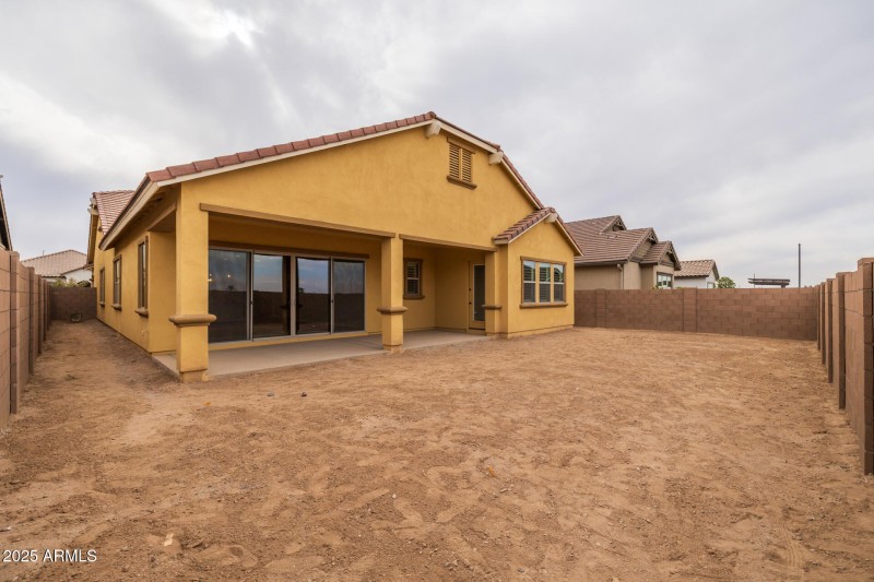 31)BACK OF HOME