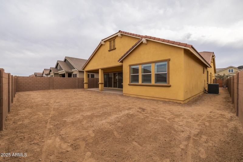 32)BACK OF HOME