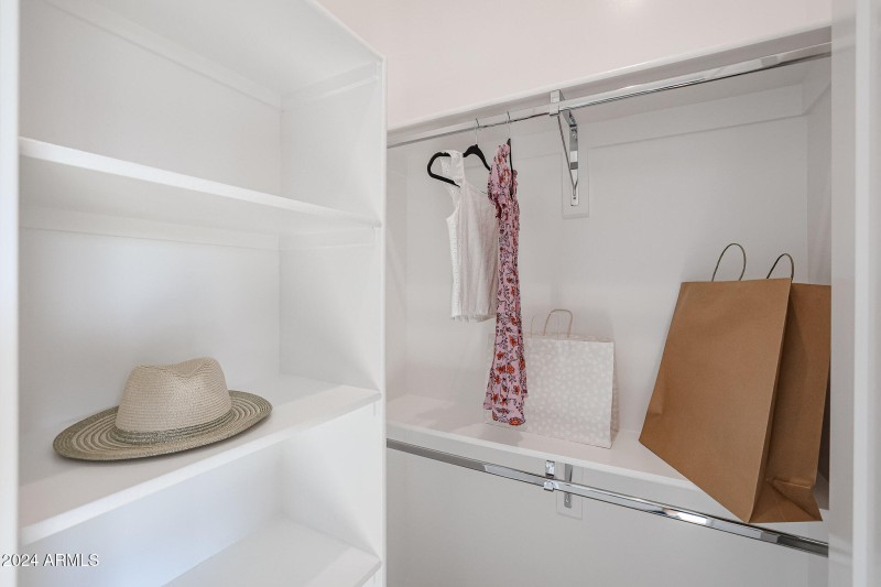 Model Home B48 Bedroom 3 Closet