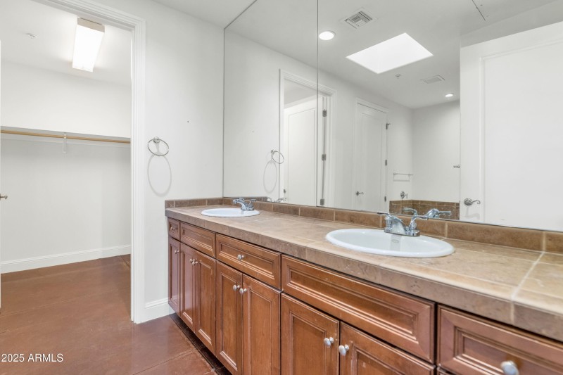 3801 N Goldwater Blvd-print-020-005-TOD2