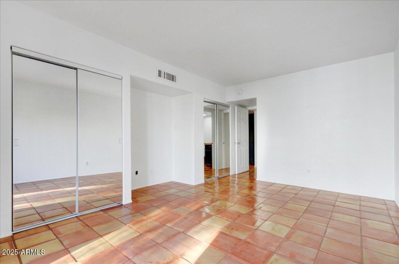 09-Primary Suite