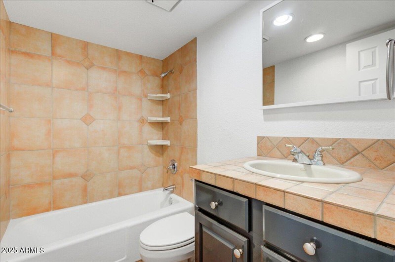 12-Bathroom 2