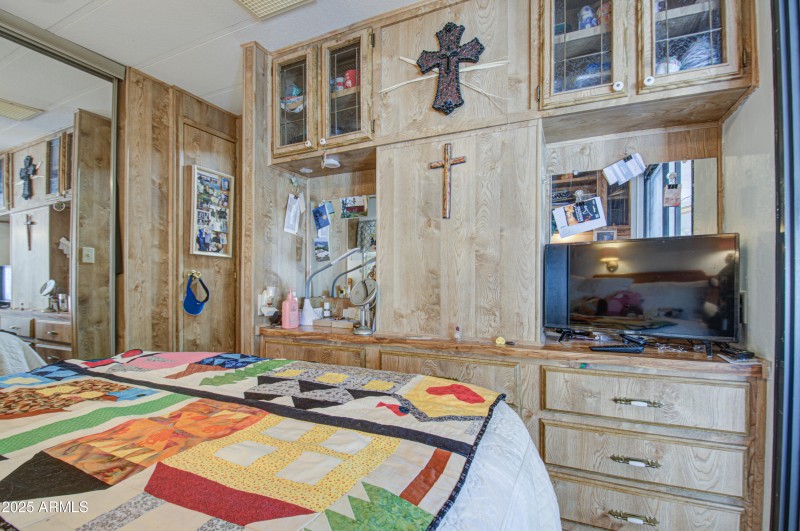 Bedroom-pic 3