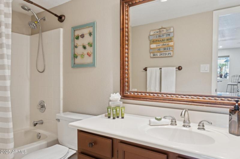 33-web-or-mls-4002-w-questa-dr