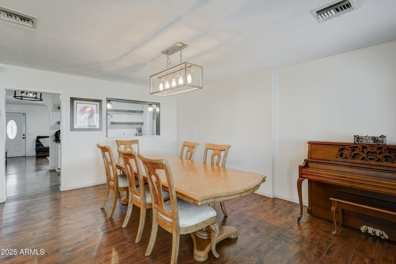 340 W Lindbergh-12