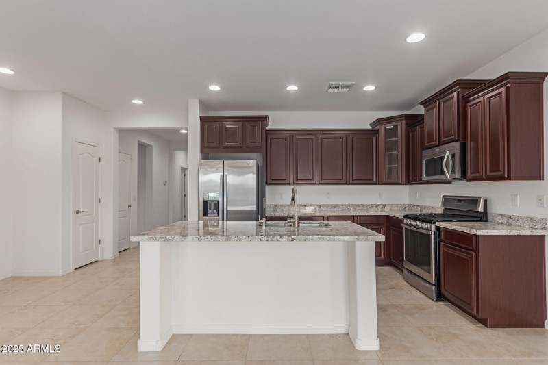 05 Kitchen