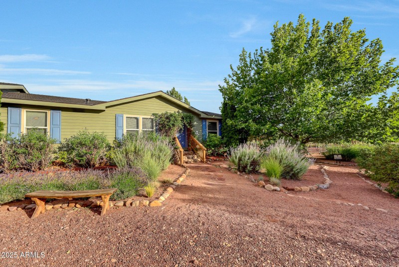 1,144 sq ft Lavender House