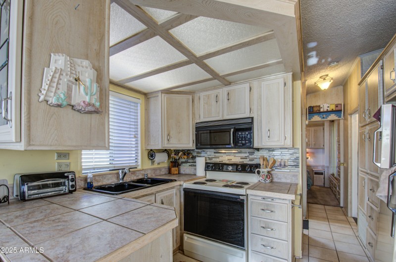 Kitchen 6