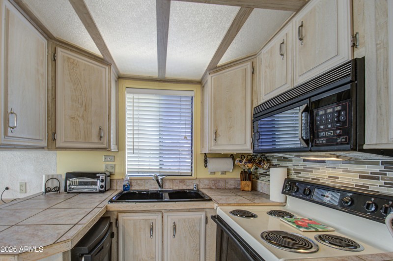 Kitchen 7