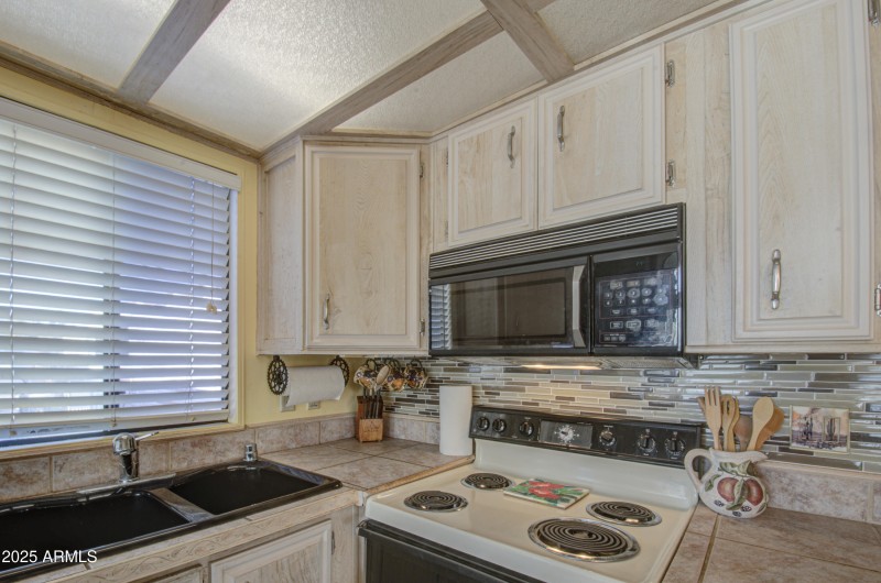 Kitchen 9