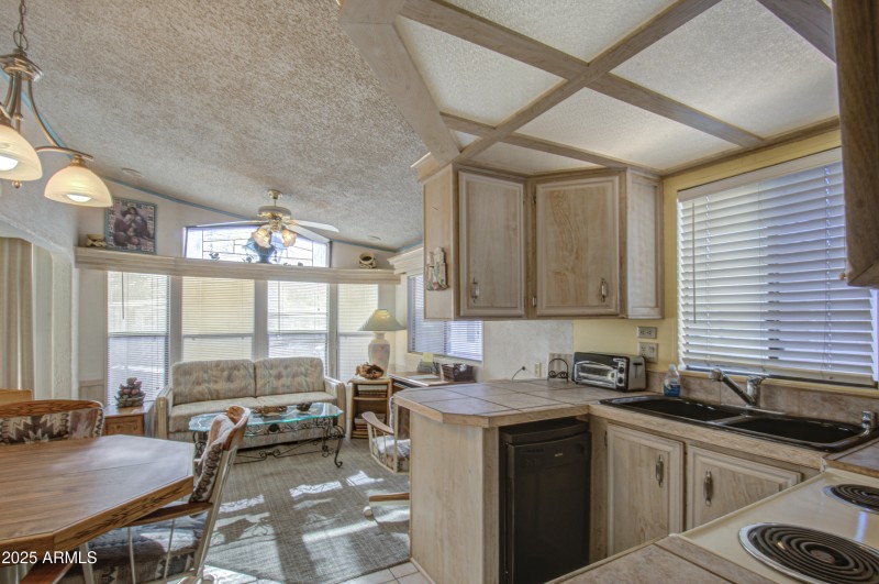 Kitchen 10