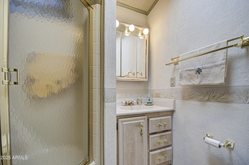 Bathroom-pic 2