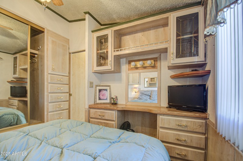 Bedroom-pic 3