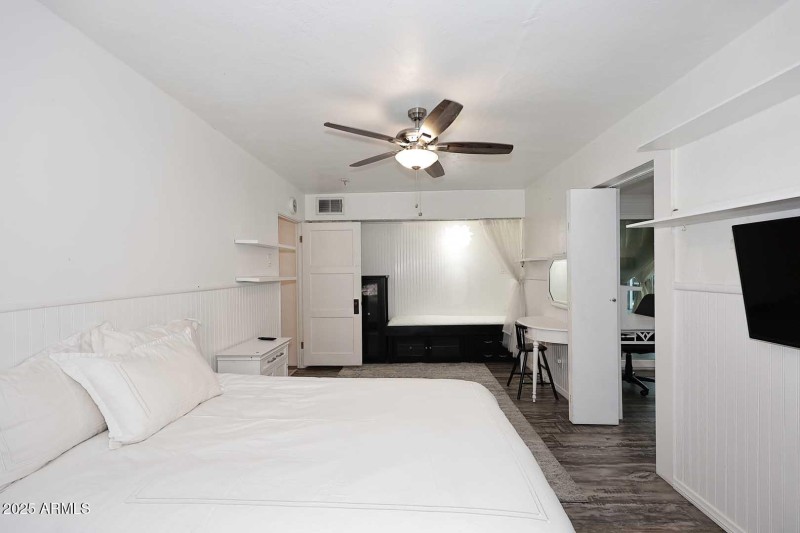 2nd Bedroom2