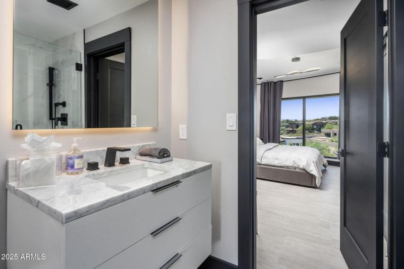 34-web-or-mls-HUB00774