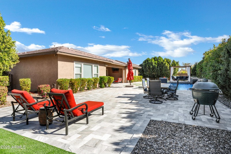 1783 E Desert Broom Pl-24