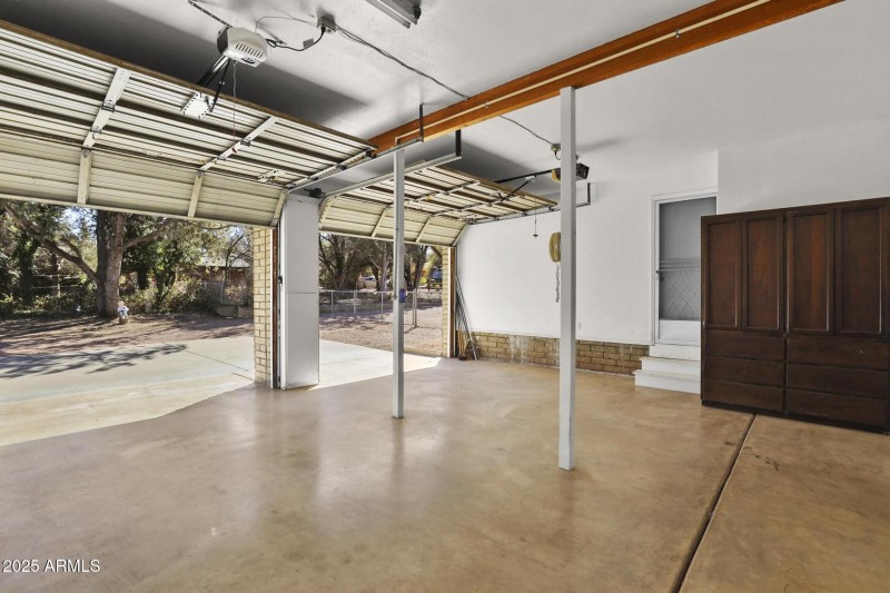 Attached 2 Car Garage