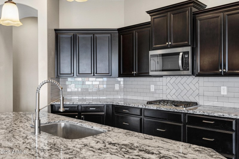 22174 E Creekside Dr-13