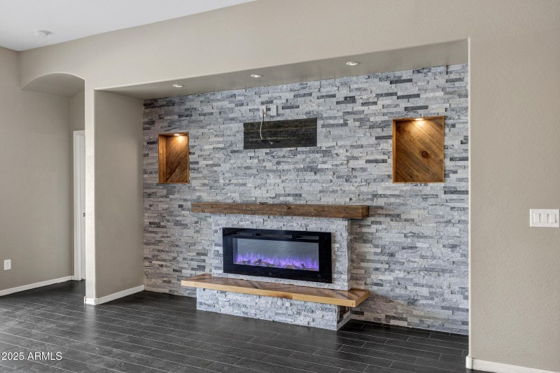 22174 E Creekside Dr-16