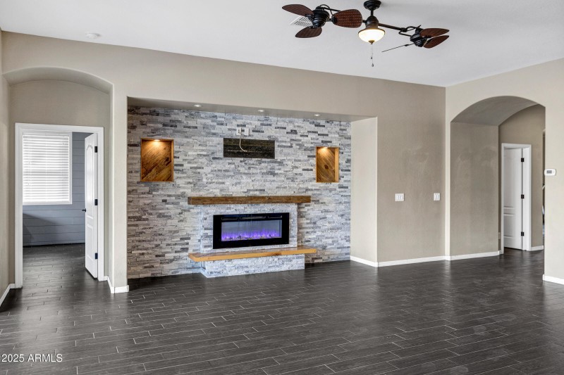 22174 E Creekside Dr-17