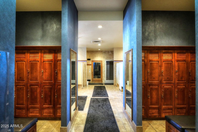 Lockeroom with sauna