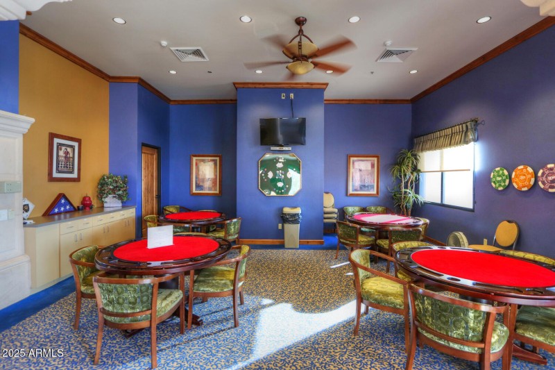 Many table games to choose from