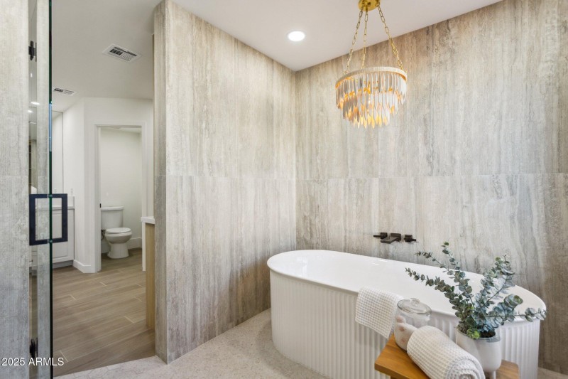 Spa like bath retreat