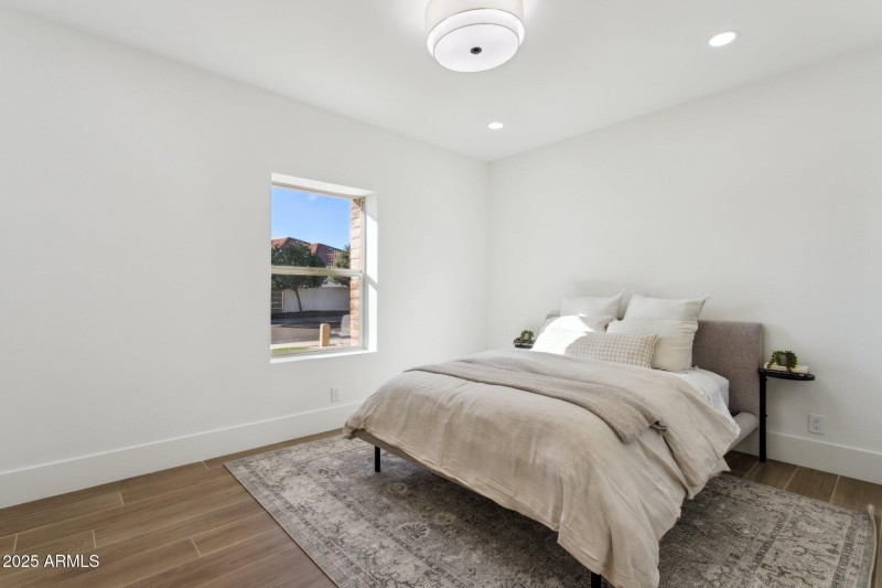Secondary bedroom